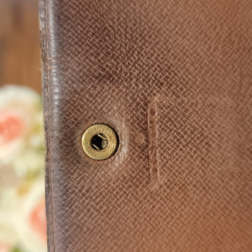 Authentic Louis Vuitton Sarah vintage trifold wallet - Picture 6 of 8